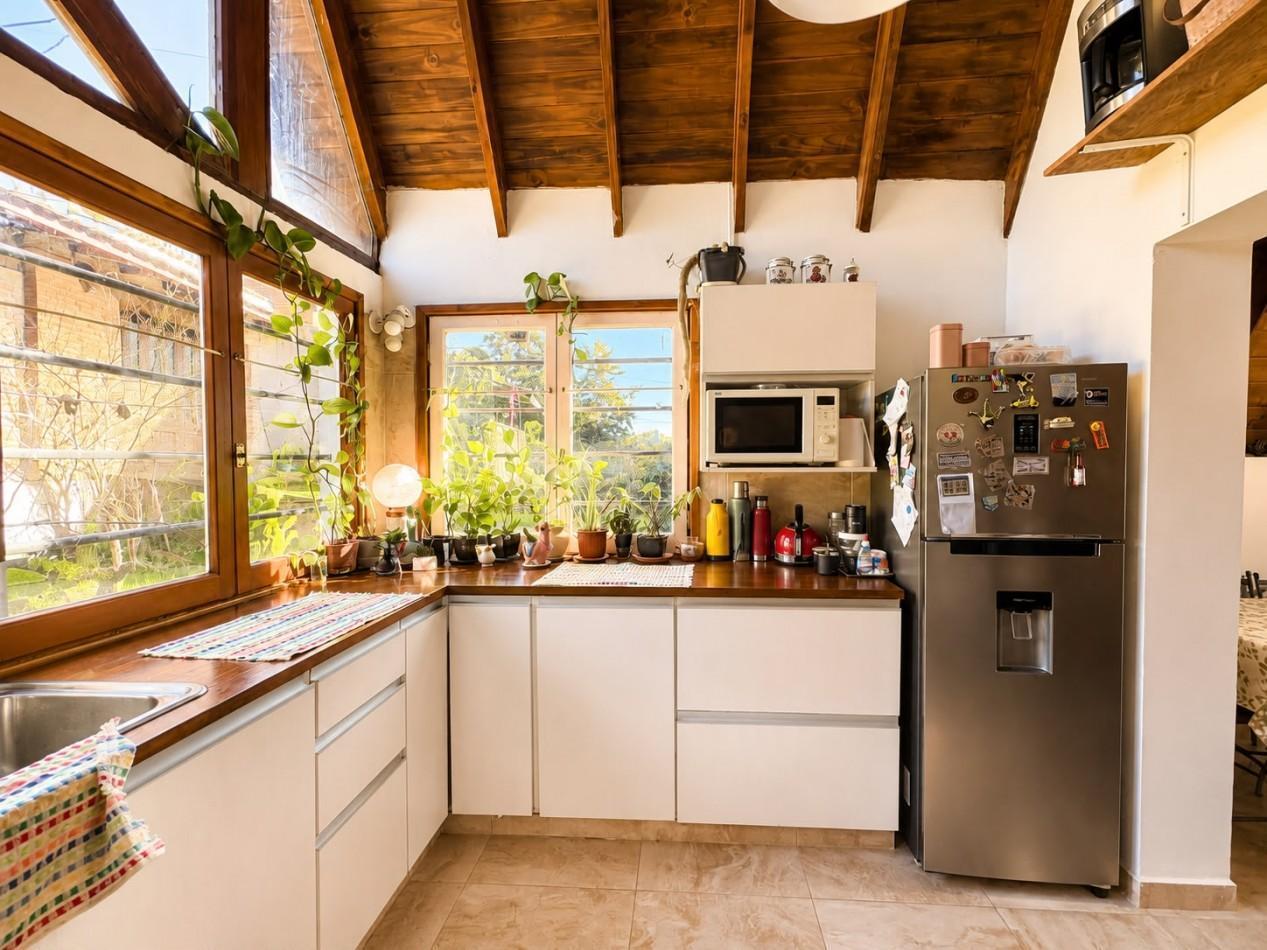 Foto de Casa 4 ambientes en Venta - Acantilados, imagen 2