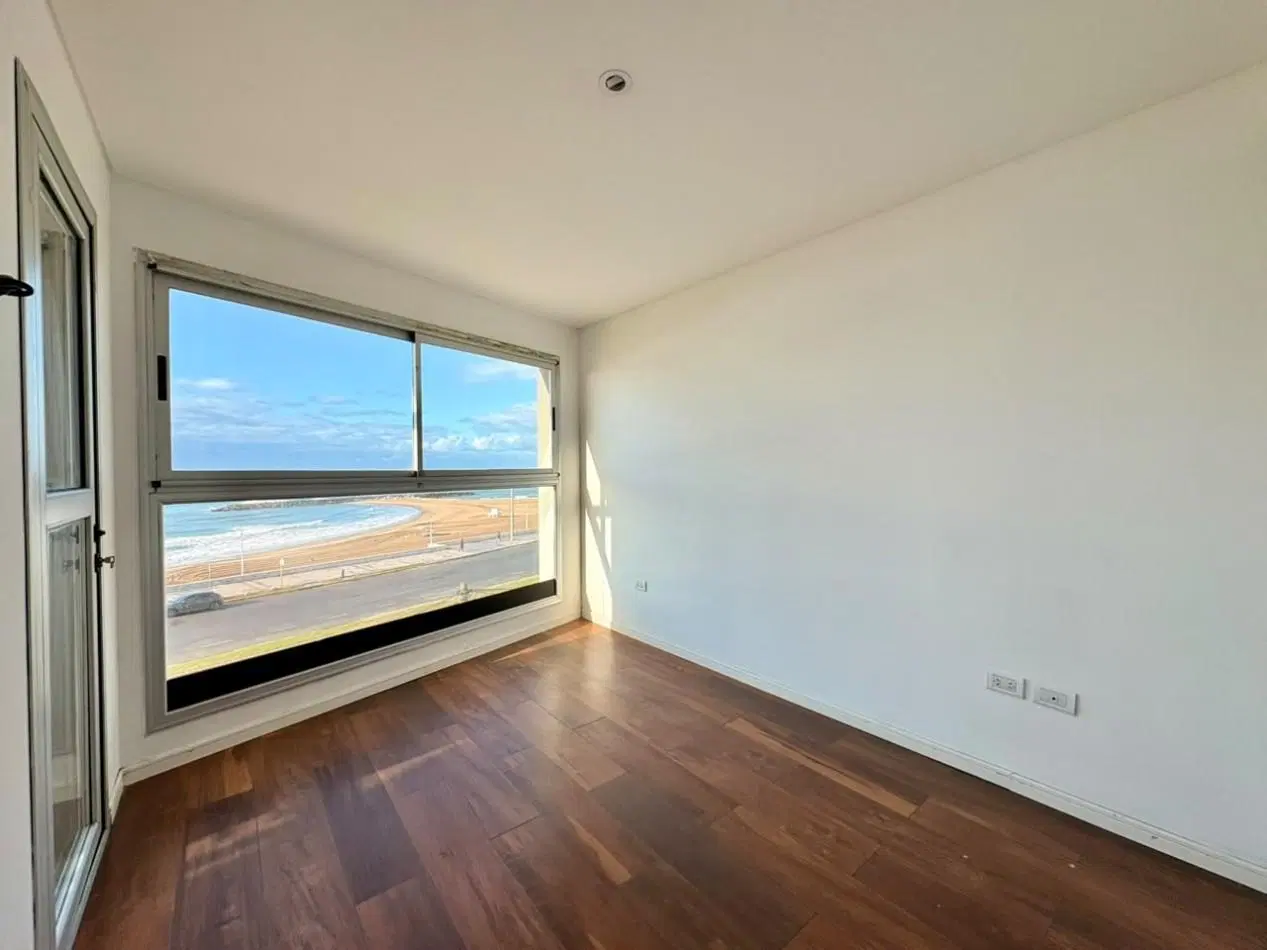 Departamento 2 ambientes en Alquiler - Frente al Mar 3