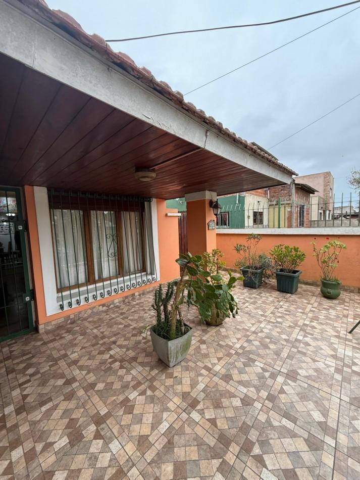 Foto de CASA EN VENTA - BARRIO AEROPARQUE, imagen 1