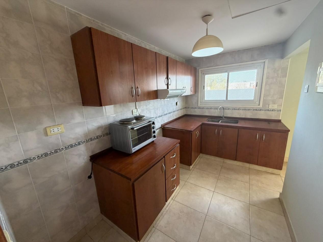 Foto de ALQUILER PH 4 AMBIENTES - BARRIO AEROPARQUE, imagen 2