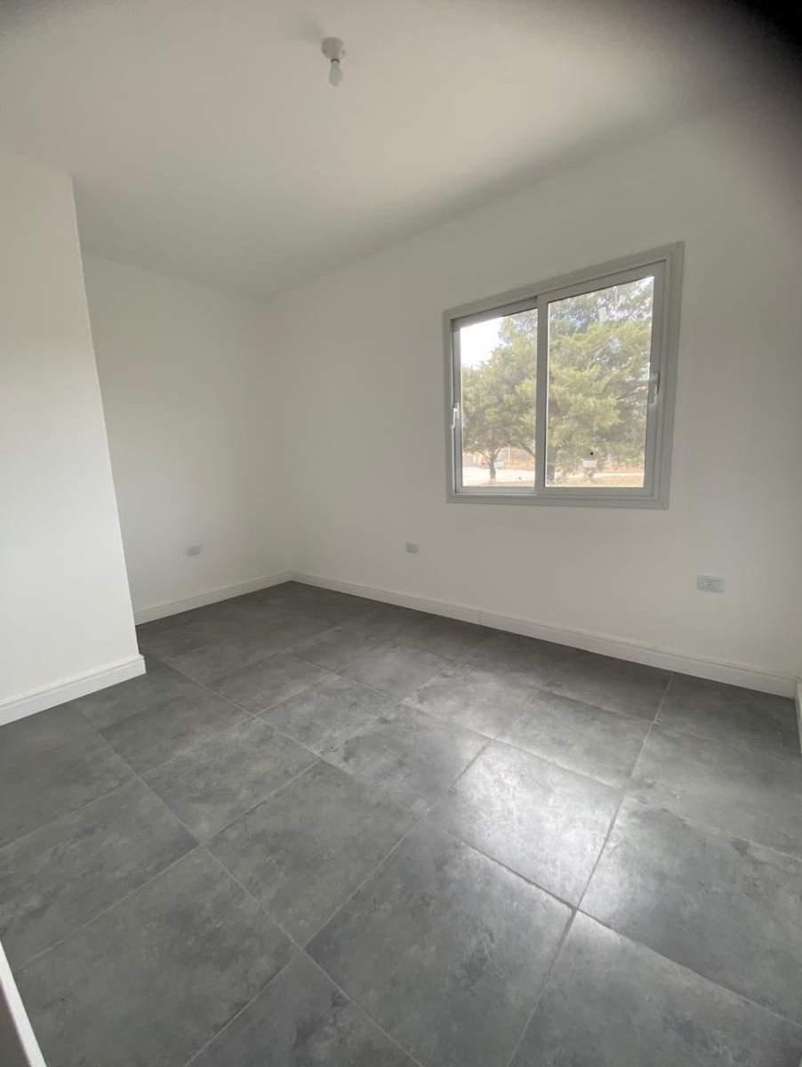 Foto de VENTA CASA EN COUNTRY CARLOS PAZ GOLF A ESTRENAR, imagen 2