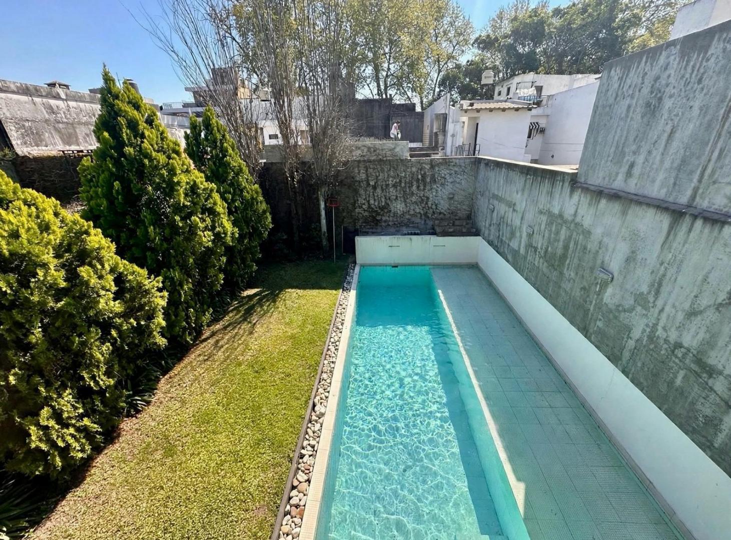 Foto de Casa en venta de tres dormitorios con pileta en Echesortu, imagen 4