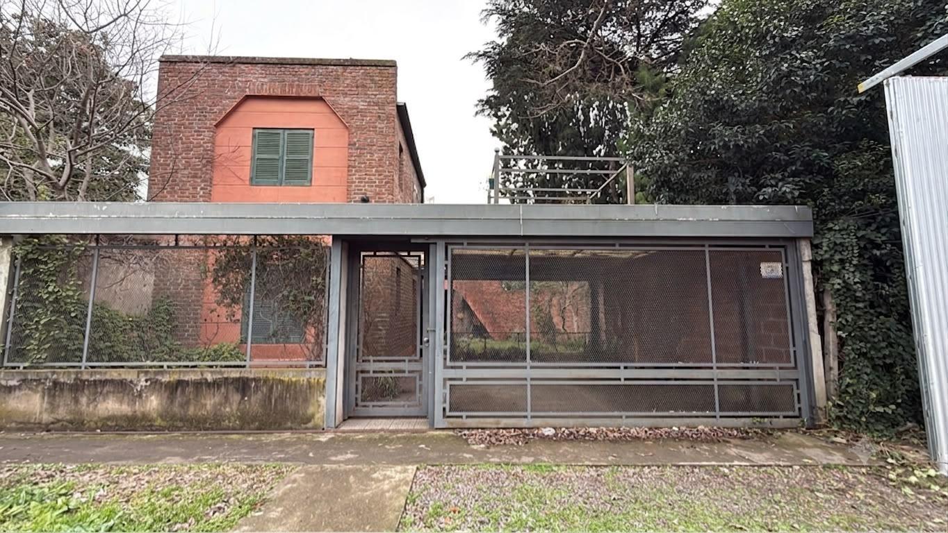Foto de Casa en venta a refaccionar en Parque San Martin, imagen 2