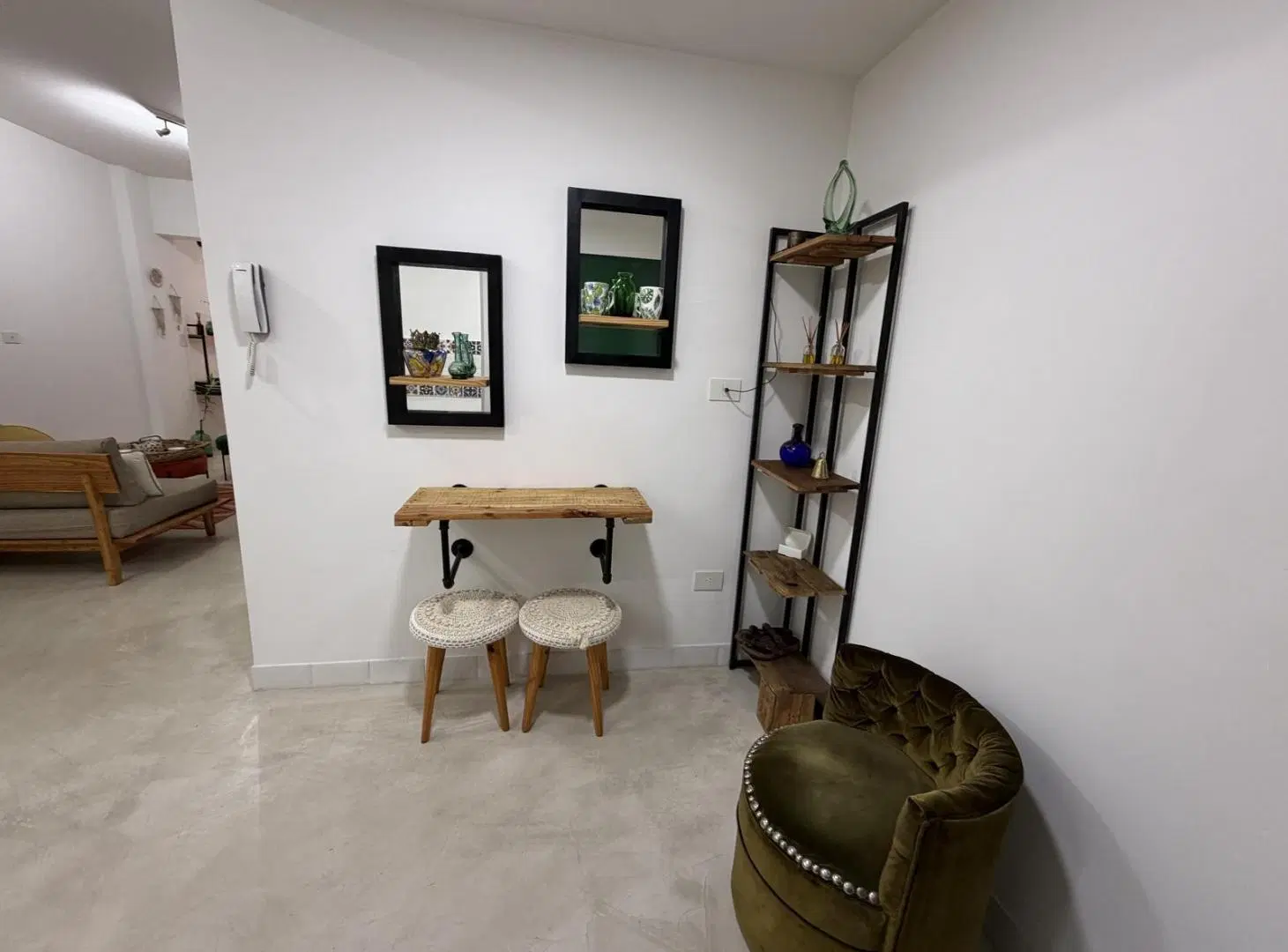 Monoambiente en Recoleta con patio amplio 2