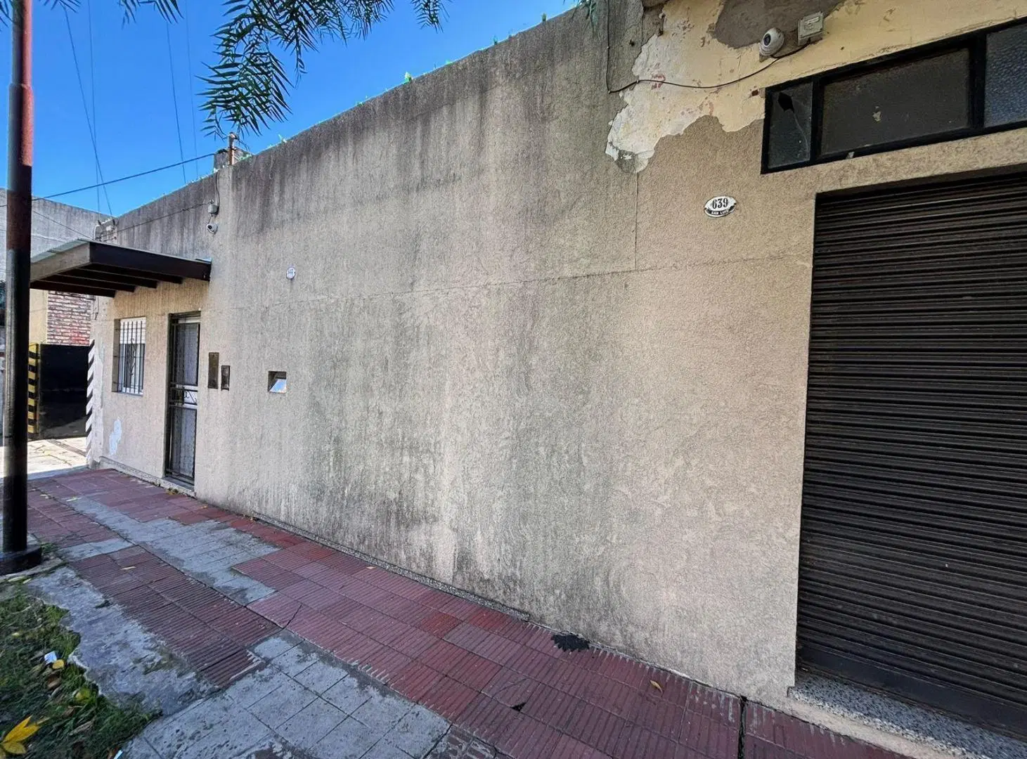 Depósito con local comercial, oficinas y acceso para camiones en Haedo - Zona industrial 5