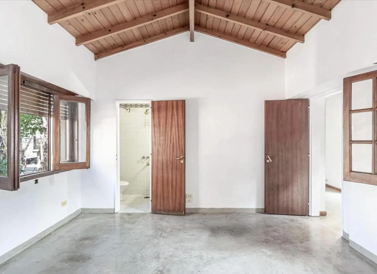 VENTA / Sarmiento 2800 / Casa en lote propio / 4 ambientes / Caseros / PROPICIA 3