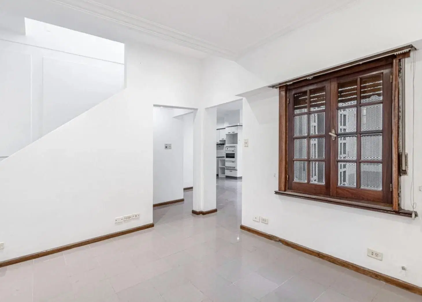 VENTA / Sarmiento 2800 / Casa en lote propio / 4 ambientes / Caseros / PROPICIA 4