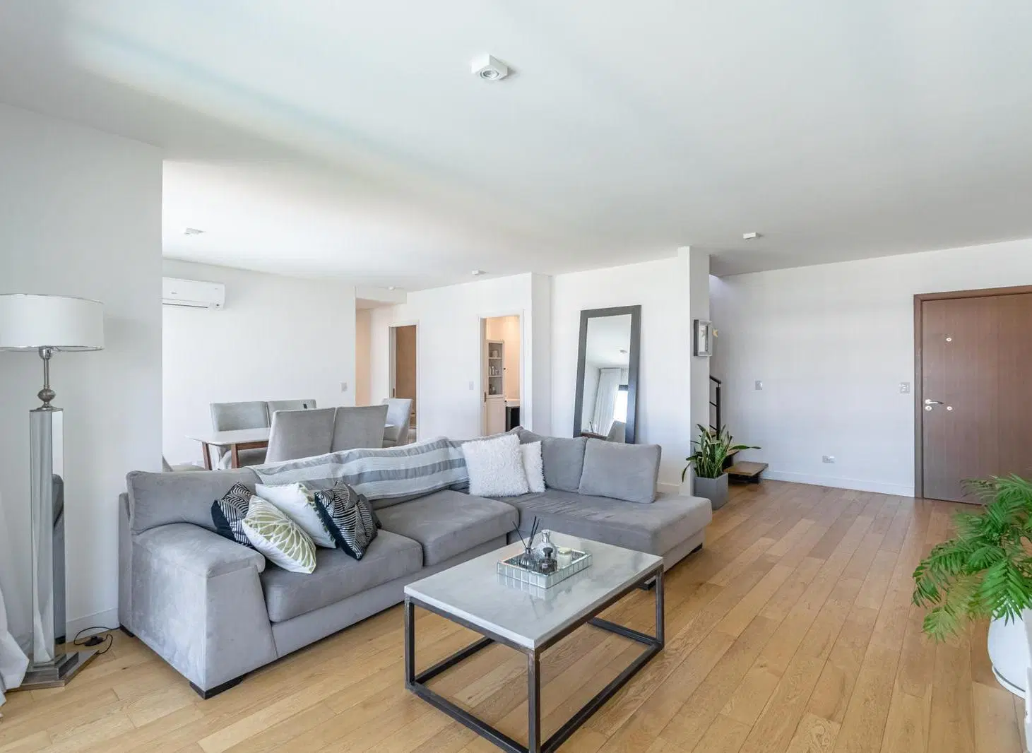 Venta Departamento-VilaNova-Haedo-4ambientes- Terraza privada-Cochera-Pileta 4