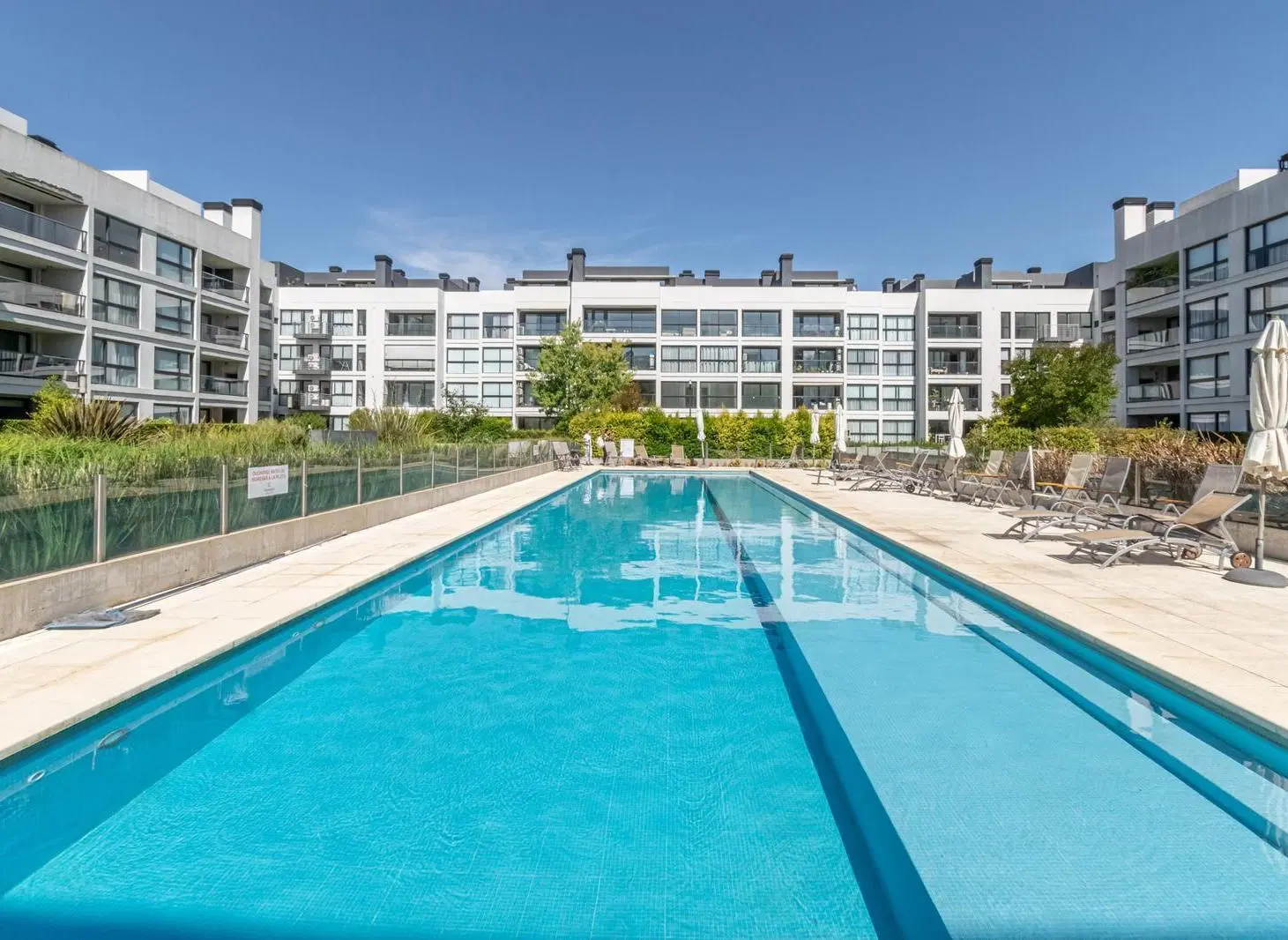 Venta Departamento-VilaNova-Haedo-4ambientes- Terraza privada-Cochera-Pileta 5