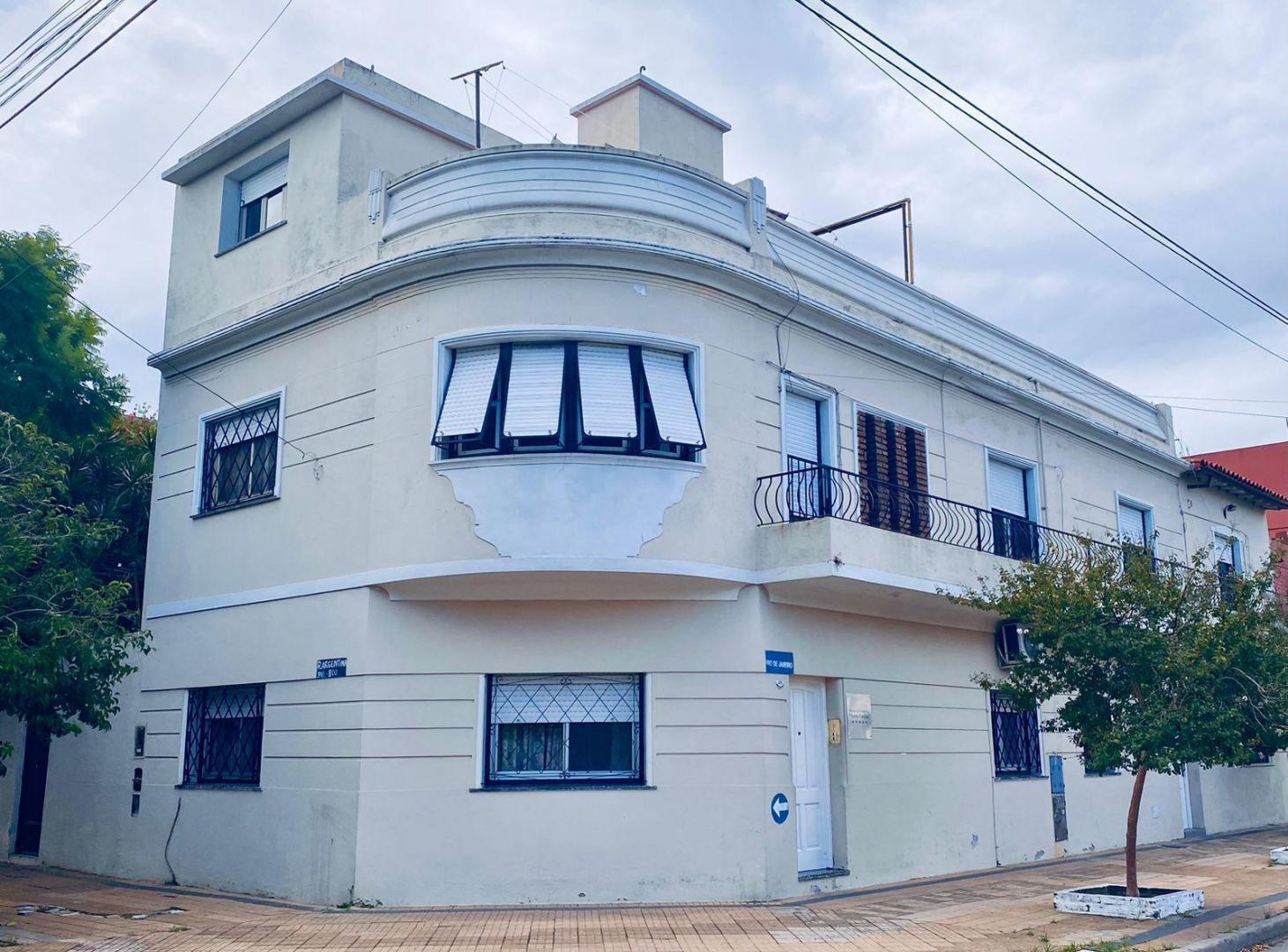 Fondo de Comercio Geriátrico con Casa - Edificio - Gerli Oeste