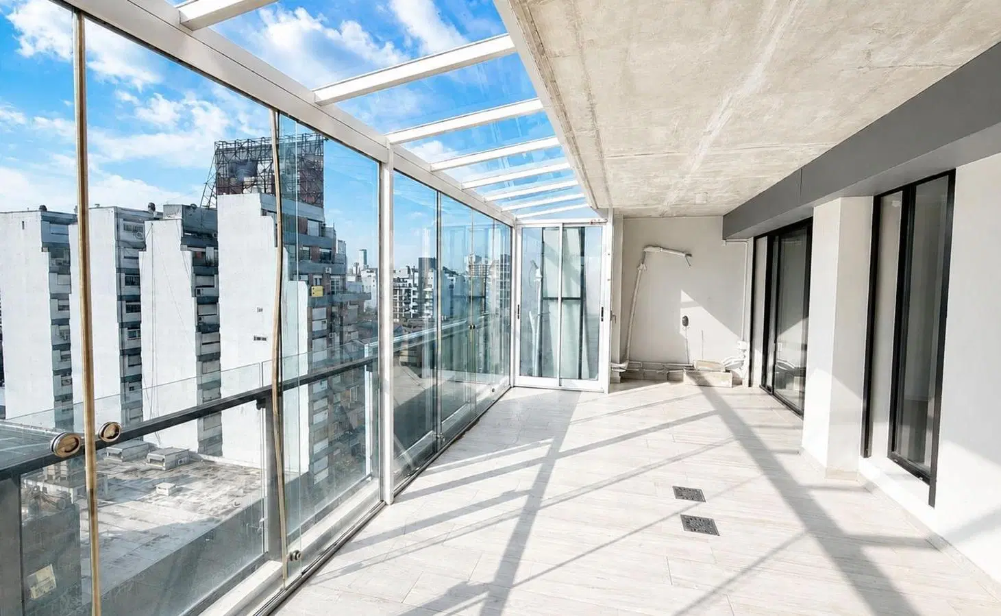 VENTA / Avenida Cordoba 6050 Piso 8 / Departamento Duplex / 4 ambientes / Colegiales 2