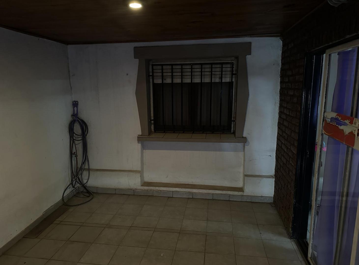 Foto de Casa en Pontevedra 4 ambientes - venta - local - cochera, imagen 2