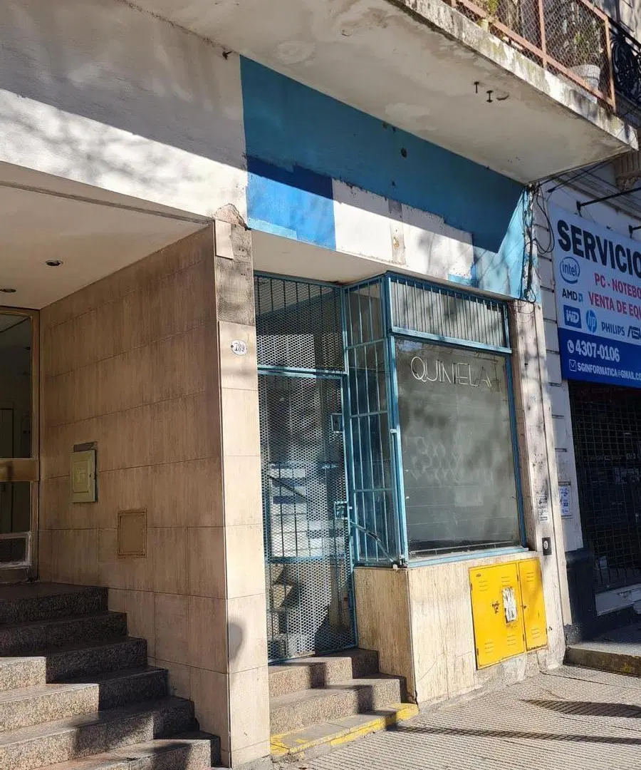 Local en La Boca sobre Avenida - Metrobús 5