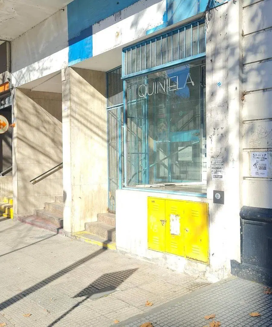 Local en La Boca sobre Avenida - Metrobús 3