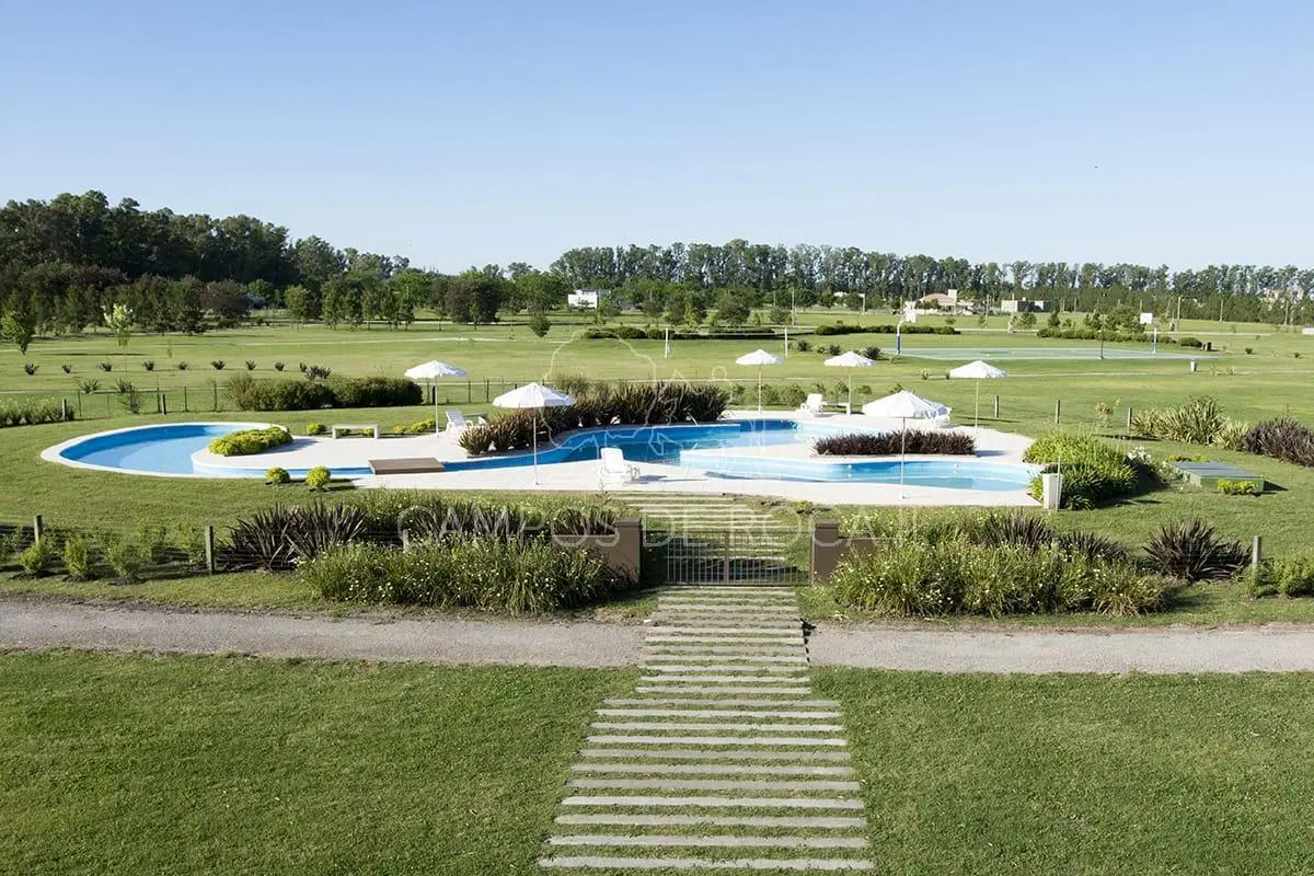 Lote Premium frente al lago en Campos de Roca II – 2.343 m² 3