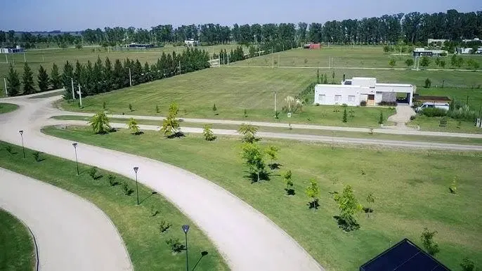 Lote Premium frente al lago en Campos de Roca II – 2.343 m² 2