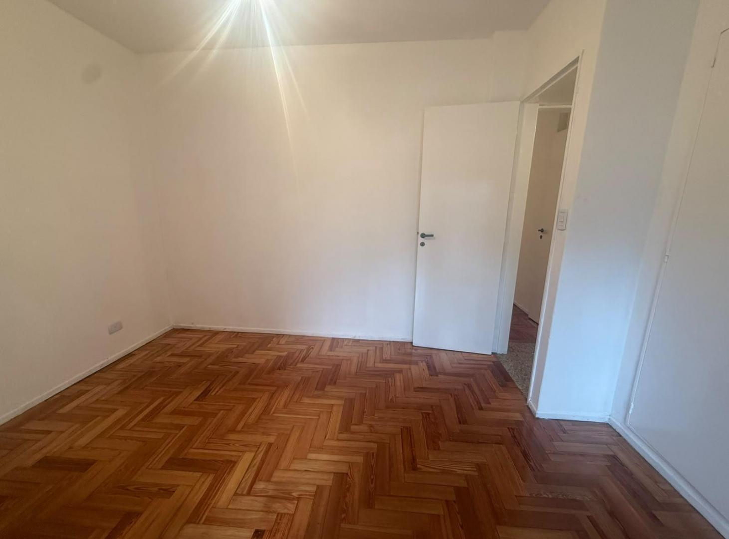 Foto de Alquiler Departamento 2amb-Palermo Hollywood-Balcon-Cocina separada, imagen 3