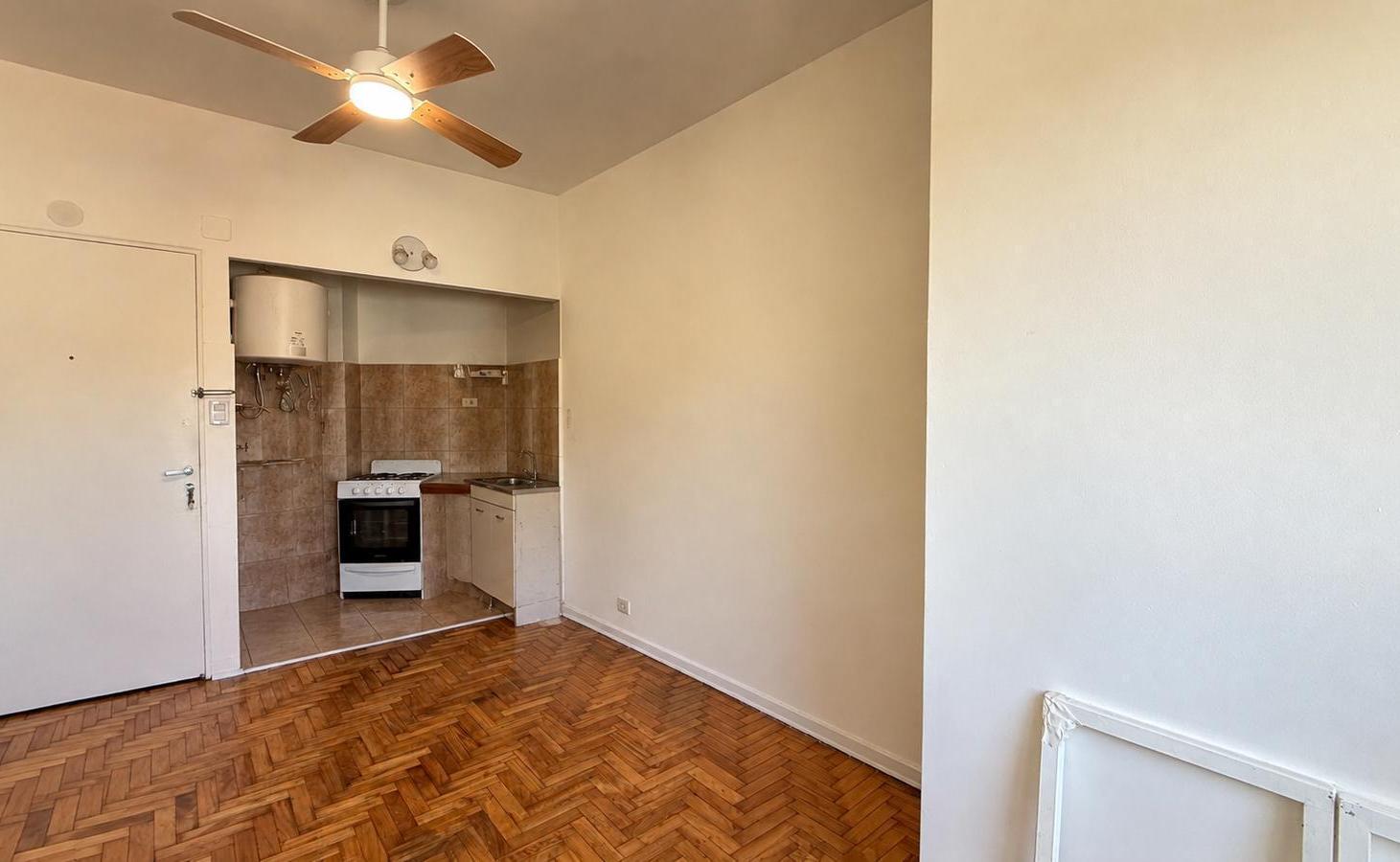 Foto de Departamento 2 ambientes en venta Paternal ideal Alquiler luminoso, imagen 3