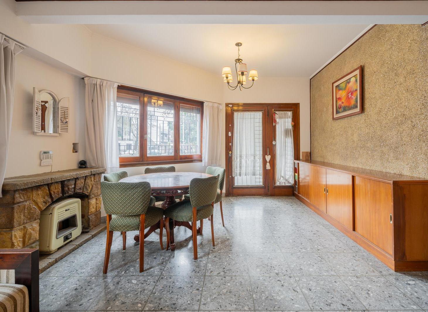 Foto de Venta casa lote propio 5 ambientes con terraza y garage Apta Credito en, imagen 2