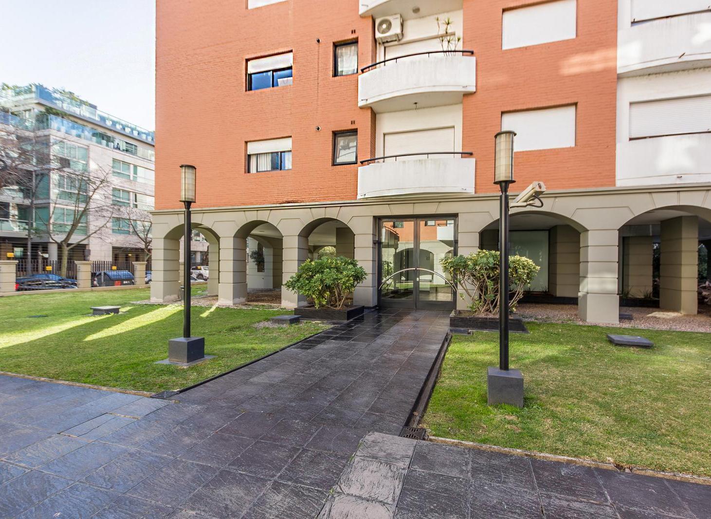 Foto de Alquiler departamento dos ambientes con cochera, balcón y baulera en, imagen 2