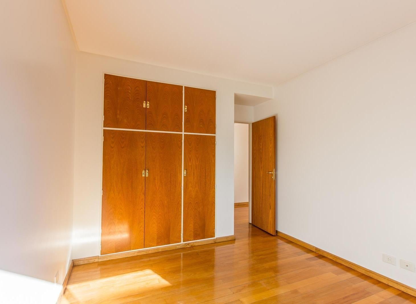 Foto de Alquiler departamento dos ambientes con cochera, balcón y baulera en, imagen 4