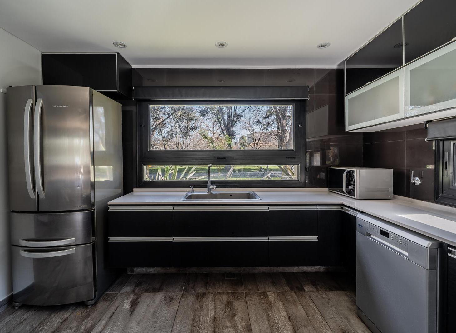 Foto de Venta casa seis ambientes con pileta en barrio Lomas de Fátima, Pilar, imagen 4