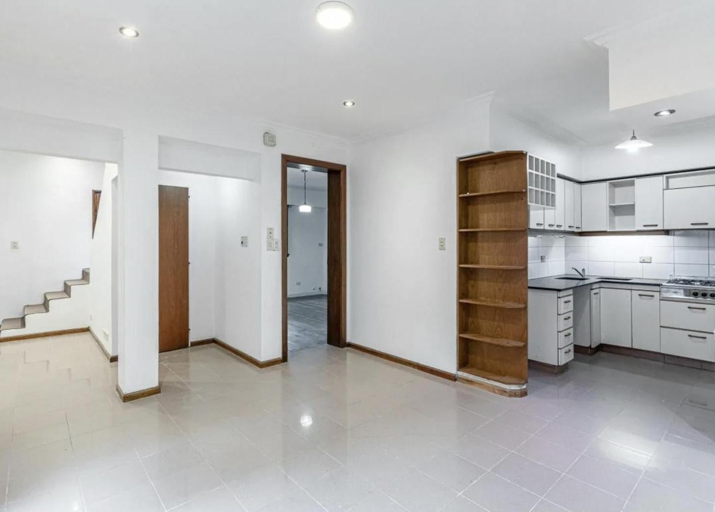 Foto de VENTA / Sarmiento 2800 / Casa en lote propio / 4 ambientes / Caseros /, imagen 3
