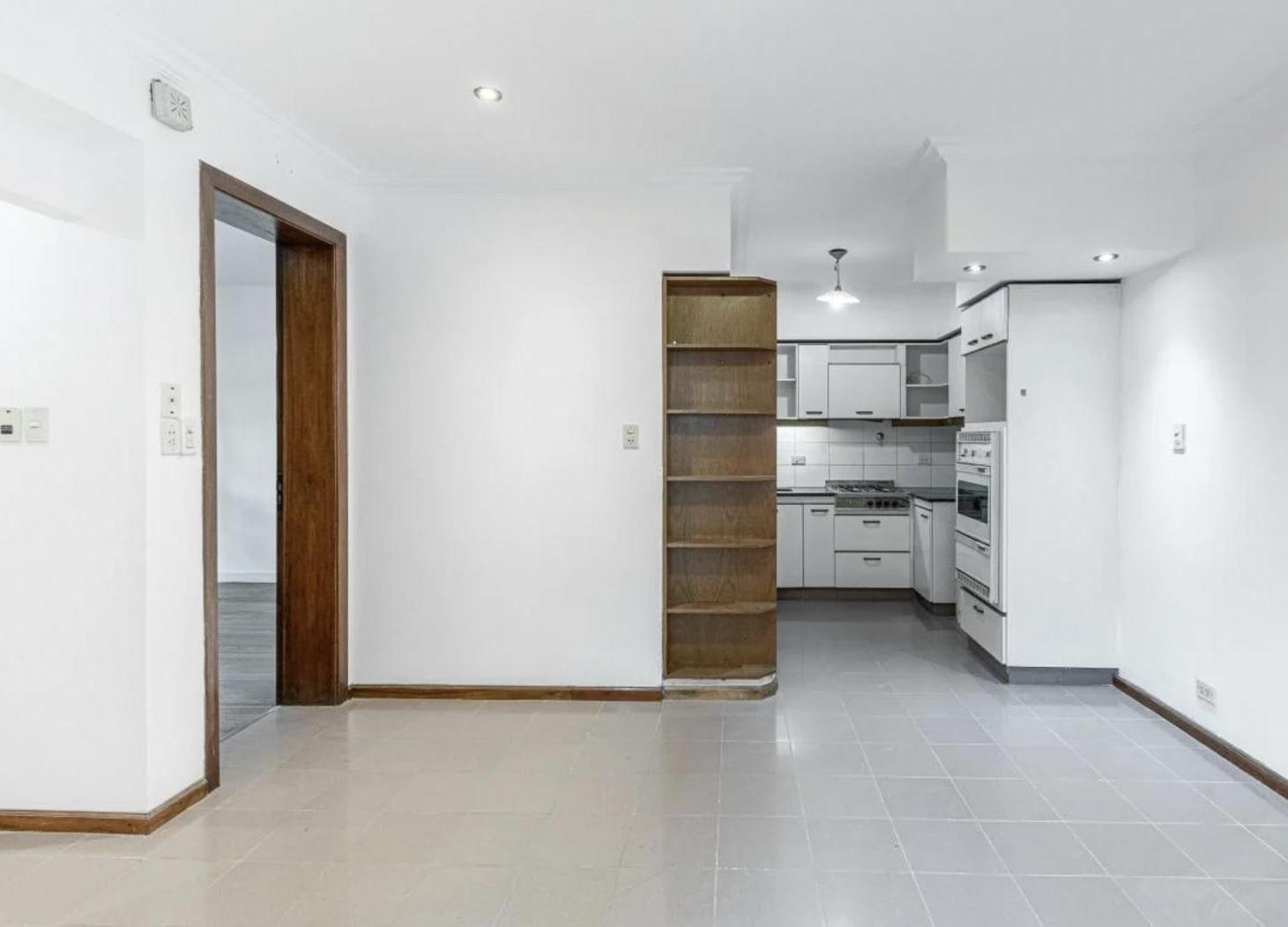Foto de VENTA / Sarmiento 2800 / Casa en lote propio / 4 ambientes / Caseros /, imagen 2