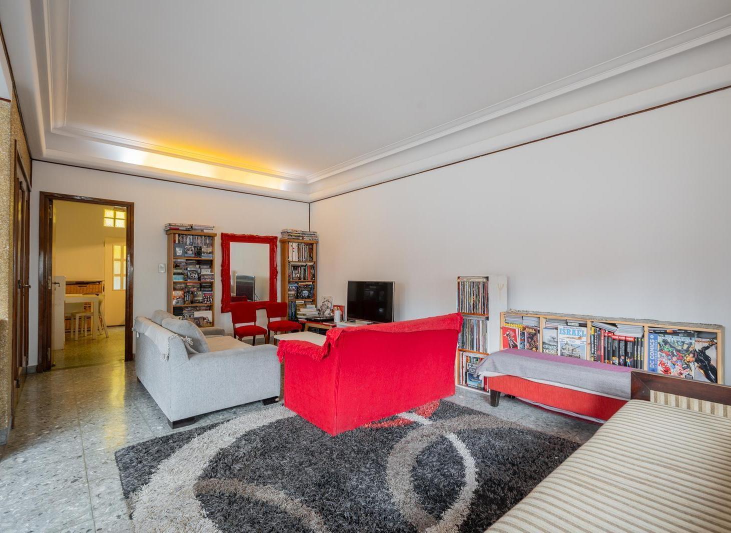 Foto de Venta casa lote propio 5 ambientes con terraza y garage Apta Credito en, imagen 2