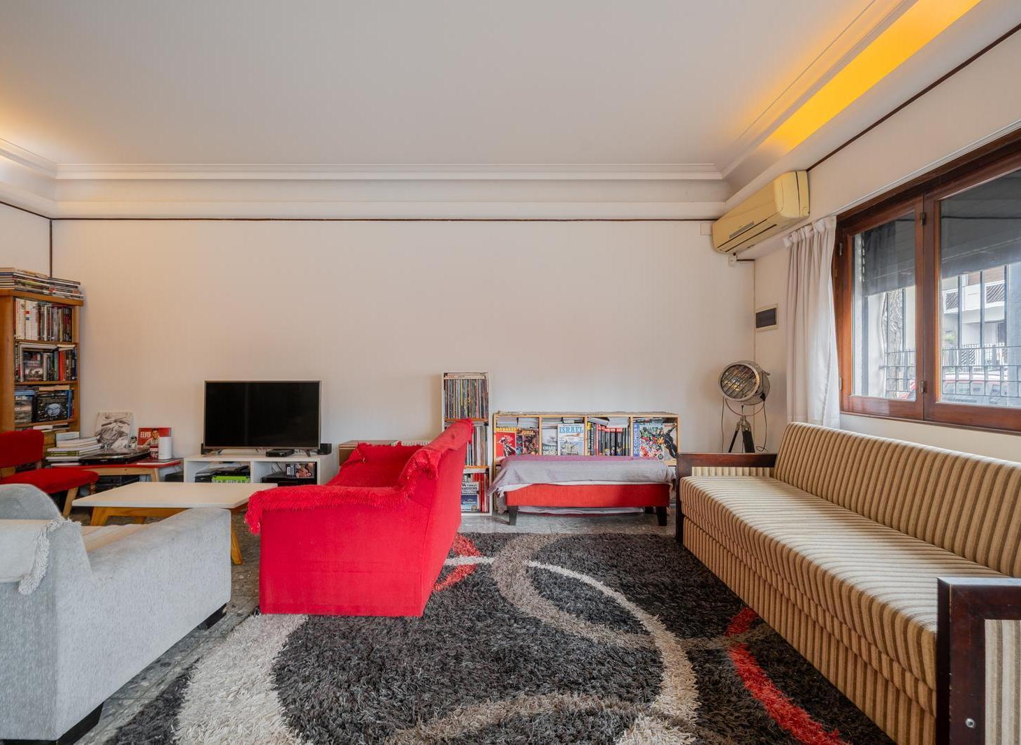Foto de Venta casa lote propio 5 ambientes con terraza y garage Apta Credito en, imagen 4