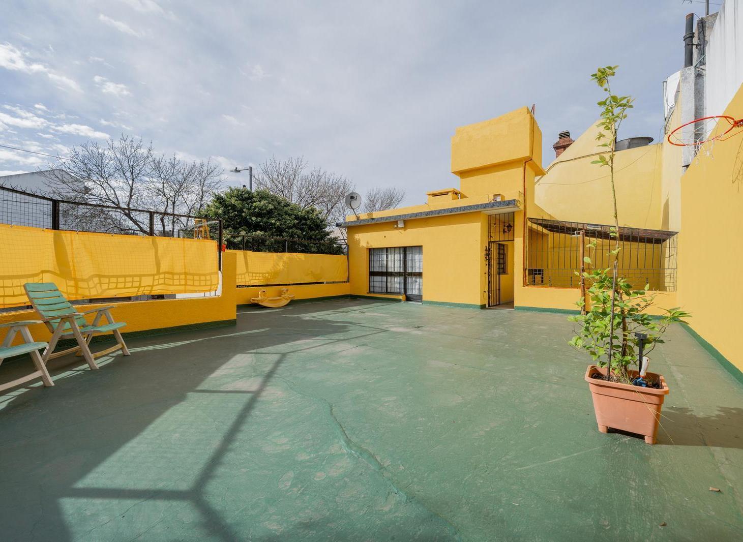 Foto de Venta casa lote propio 5 ambientes con terraza y garage Apta Credito en, imagen 1