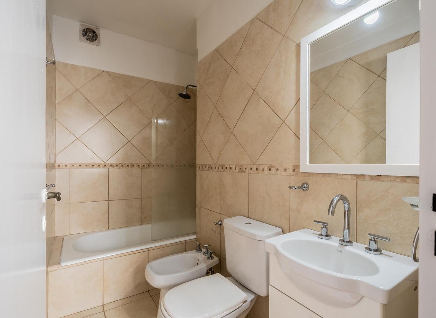 Foto de Venta departamento dos ambientes en bajo Belgrano, imagen 2