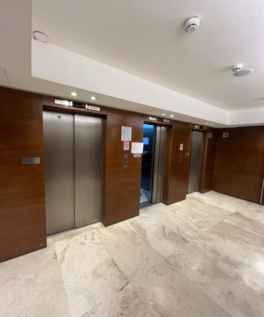 Foto de EXCELENTE Y AMPLIA OFICINA PLANTA LIBRE EDIFICIO MODERNO, imagen 5