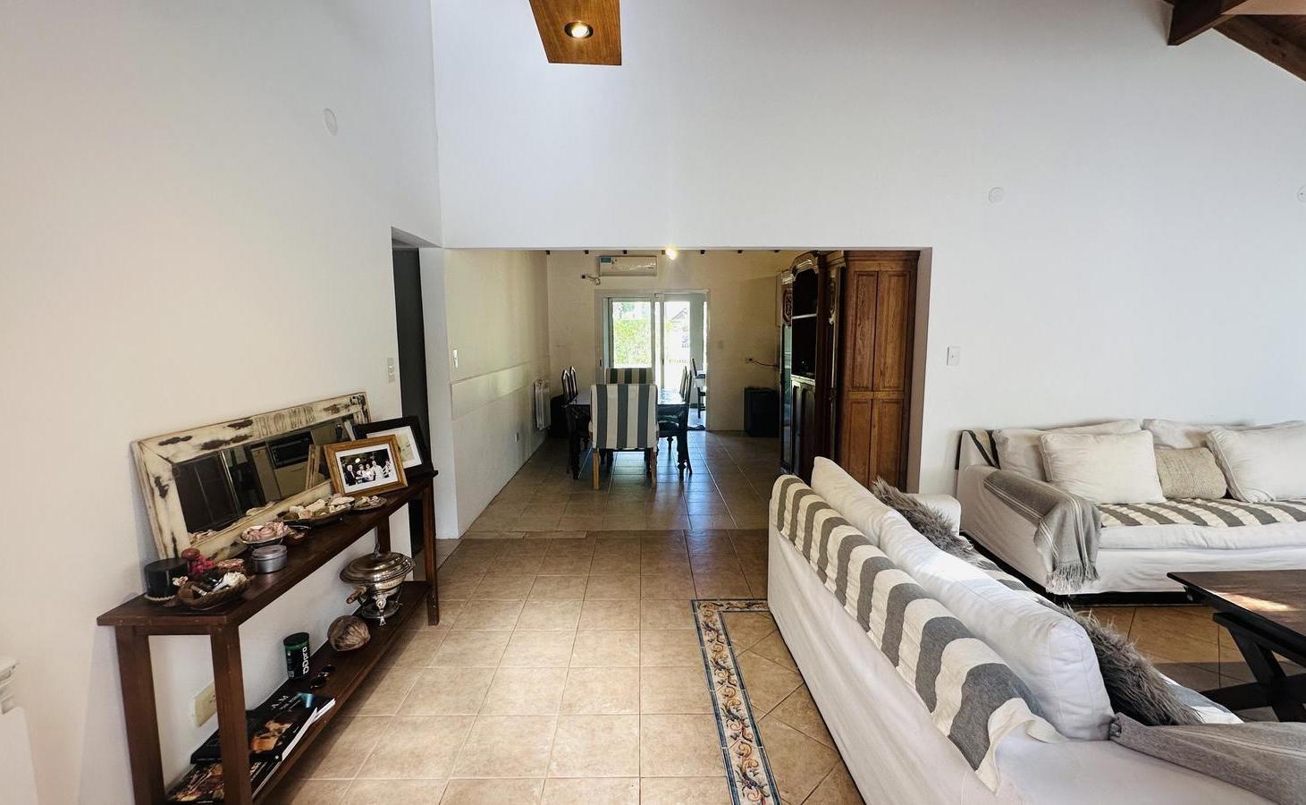 Foto de Casa 5 Ambientes con piscina en Barrio La Pradera, imagen 2