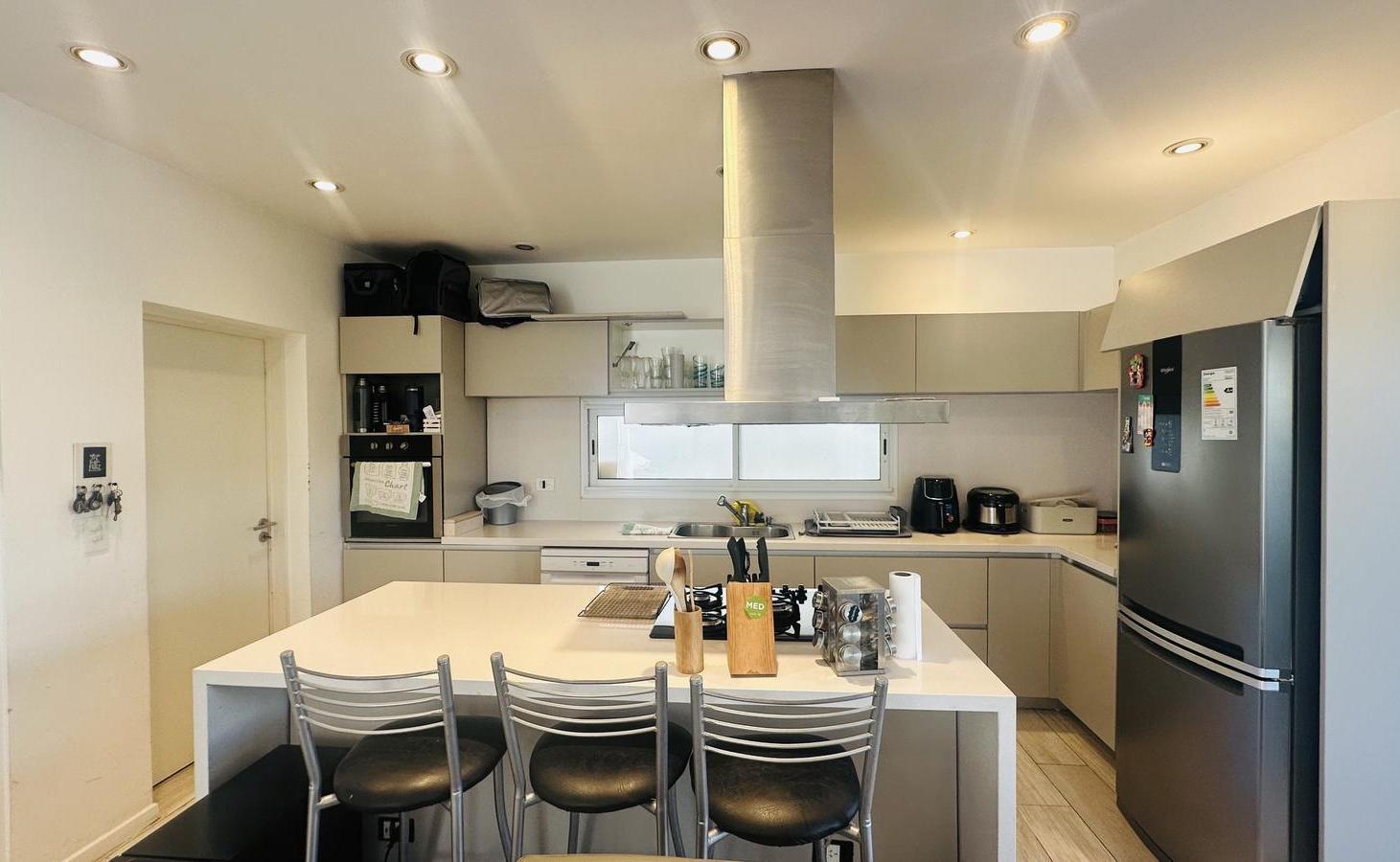 Foto de Casa 5 Ambientes con piscina - Barrio Santa Guadalupe, imagen 5