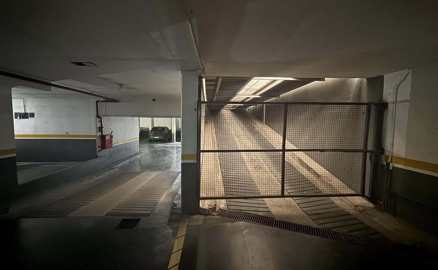 Foto de Cochera + baulera en alquier seguridad 24hs Palermo, imagen 2