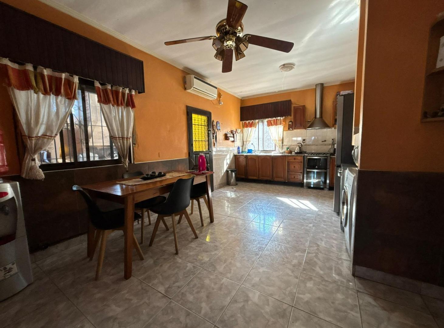 Foto de Casa 4 ambientes - Pontevedra - Cochera - parrilla - VENTA, imagen 3