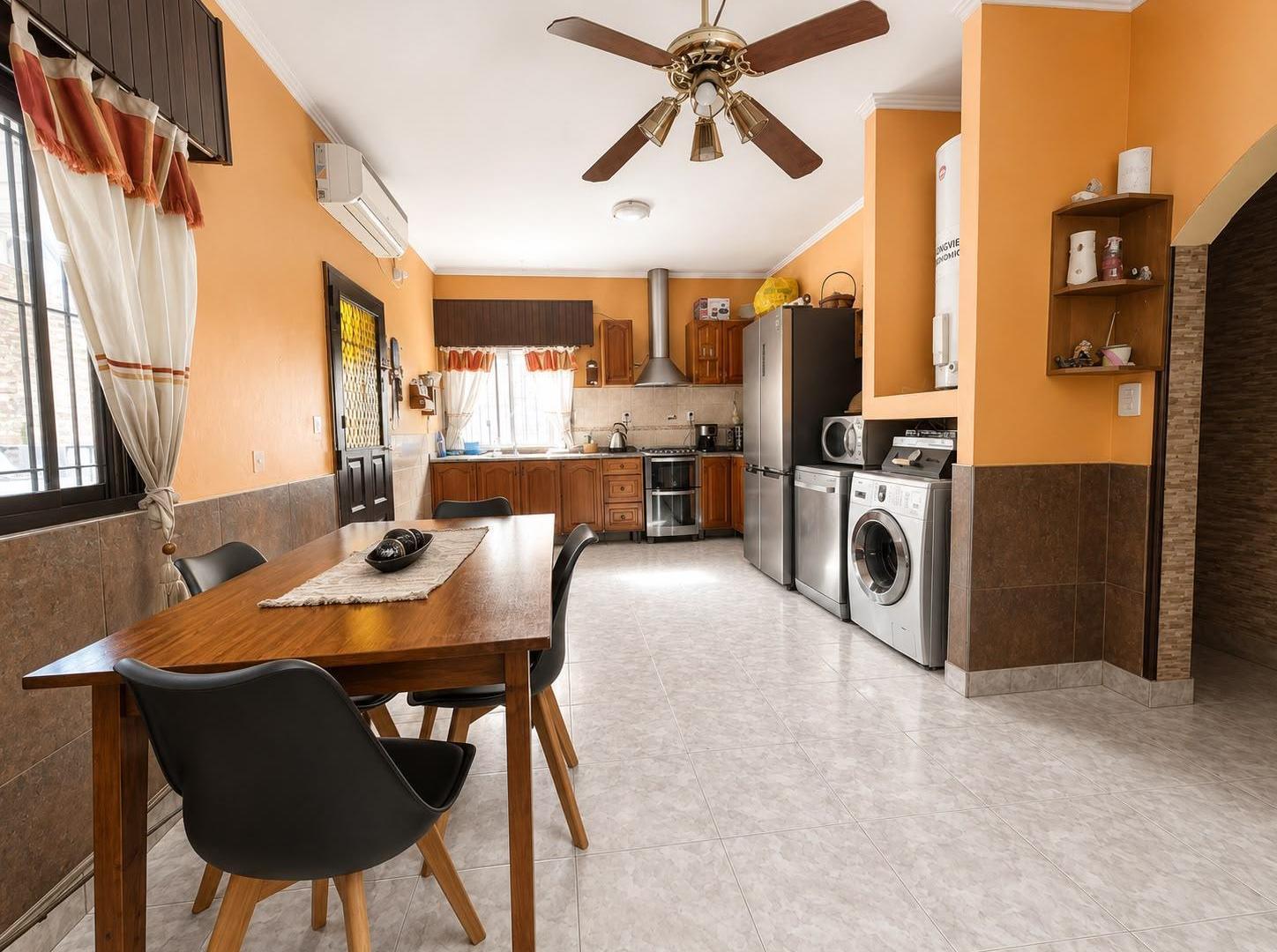 Foto de Casa 4 ambientes - Pontevedra - Cochera - parrilla - VENTA, imagen 5