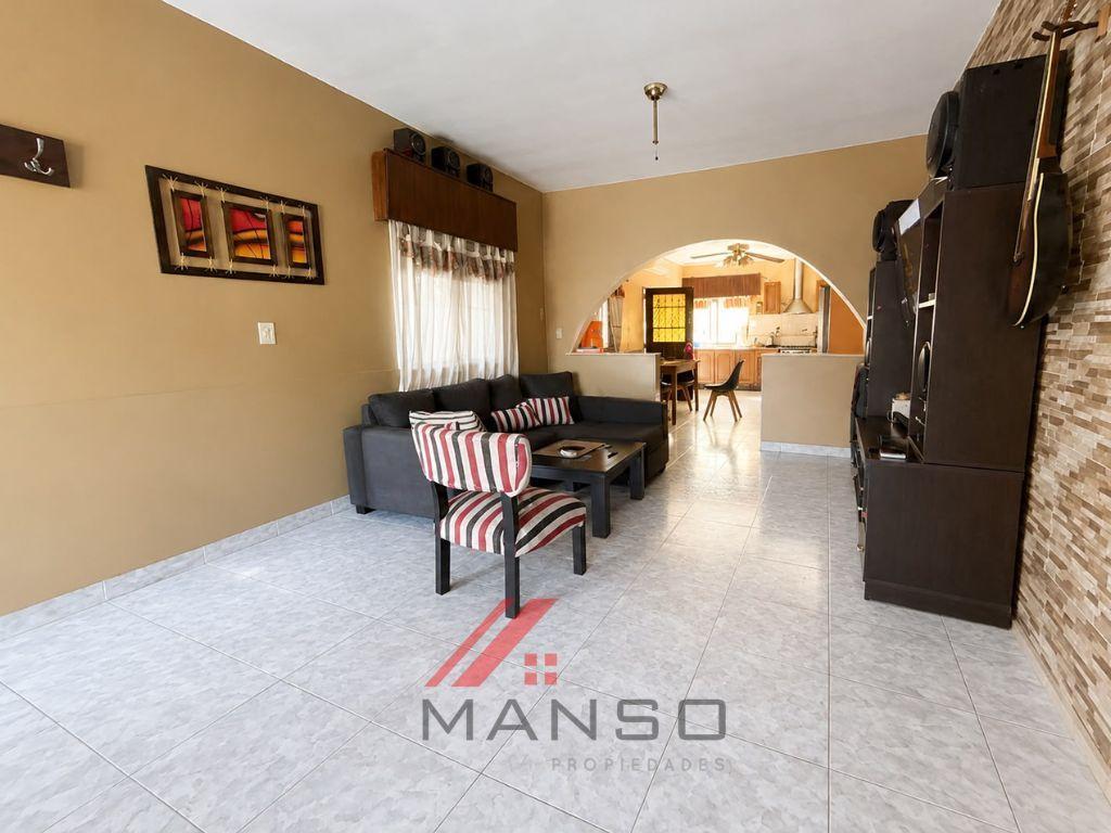 Foto de Casa 4 ambientes - Pontevedra - Cochera - parrilla - VENTA, imagen 1