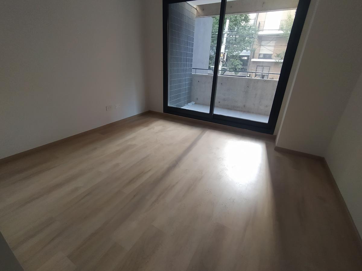 Foto de depto caballito seminuevo 4 ambientes con patio propio cochera, imagen 2