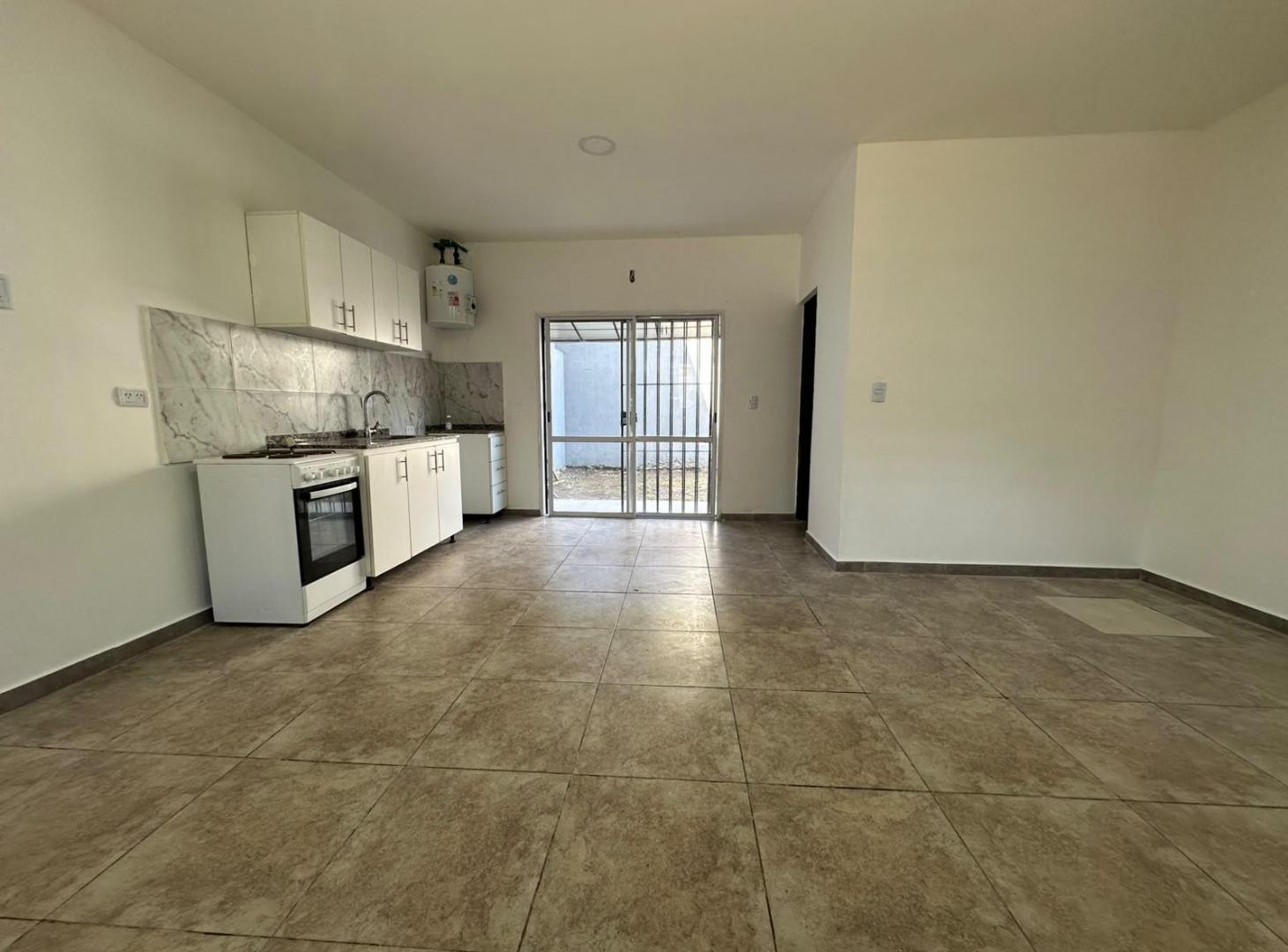 Foto de PH Departamento monoambiente con patio en Tablada, imagen 3