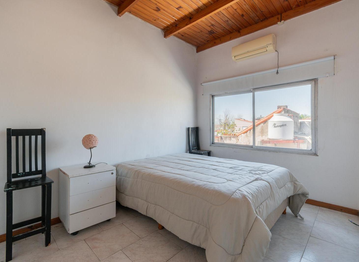 Foto de Venta PH cuatro ambientes con balcón y altillo en Villa Dominico, imagen 4