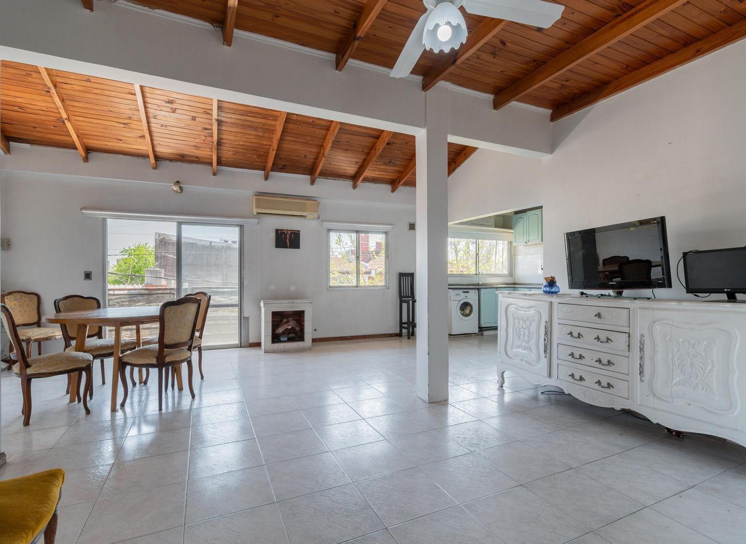 Foto de Venta PH cuatro ambientes con balcón y altillo en Villa Dominico, imagen 5
