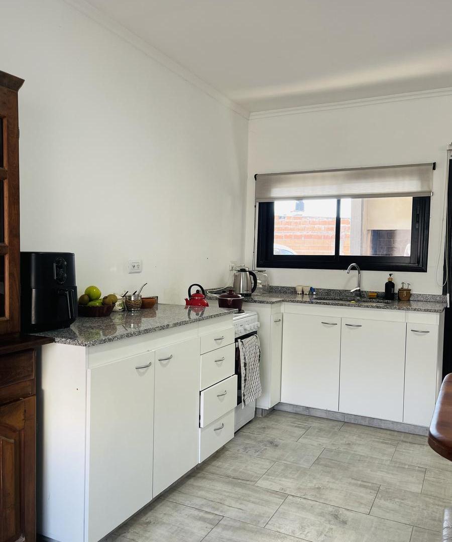 Foto de VENTA / CASA / PATIO GRANDE / CARMEN DE ARECO, imagen 2
