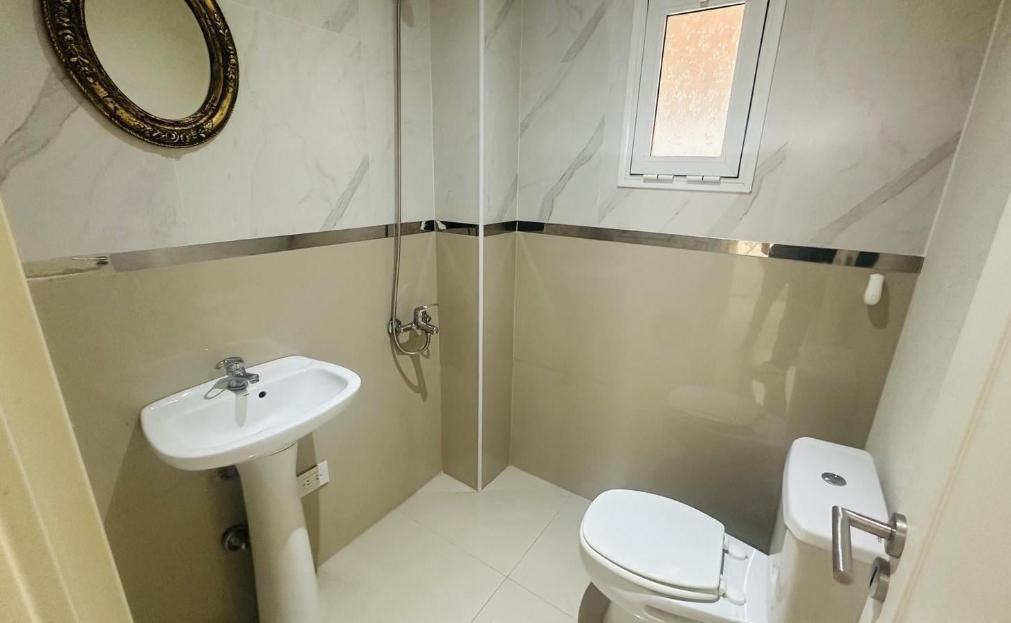 Foto de Casa 5 Ambientes con Piscina - Barrio Santa Guadalupe, imagen 3