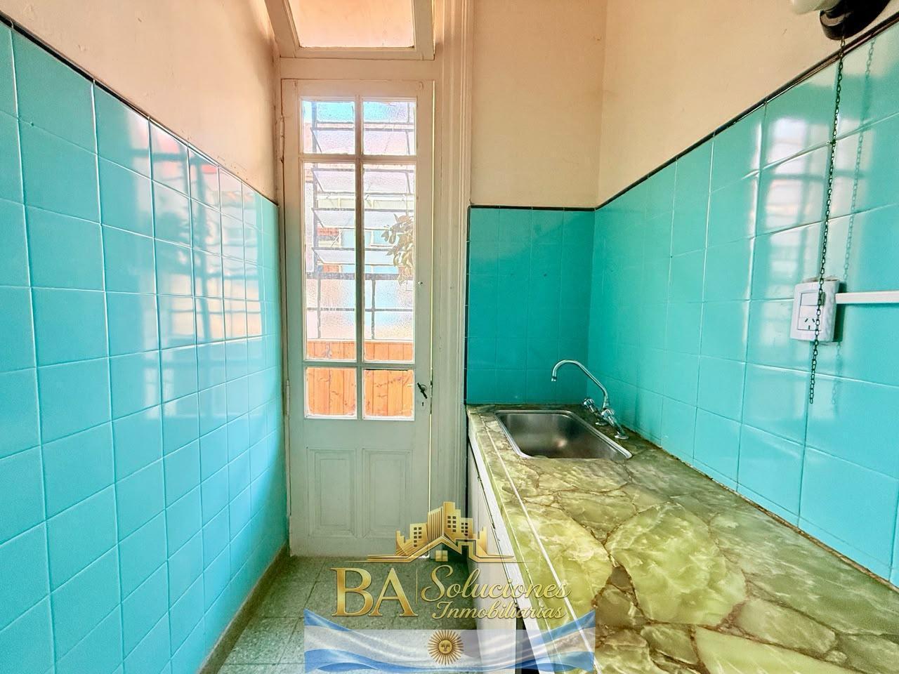 Foto de Alquiler Departamento tipo PH 2 ambientes con lavadero San Cristobal, imagen 3