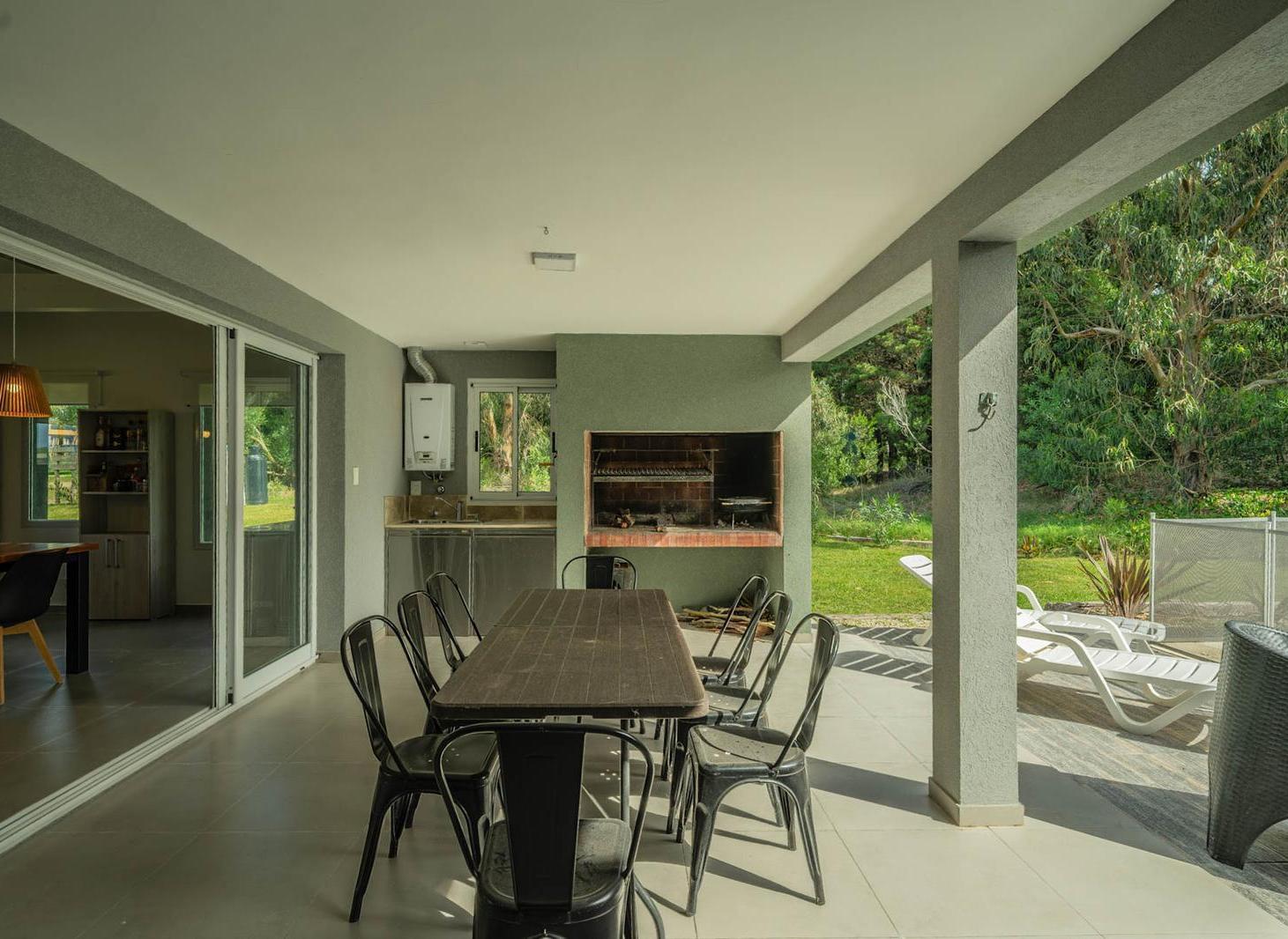 Foto de Venta casa 5 ambientes con pileta, quincho en Golf II, imagen 4
