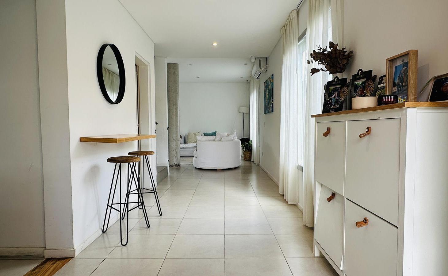 Foto de Casa 6 Ambientes con Piscina y amplio espacio social - Barrio Santa, imagen 4