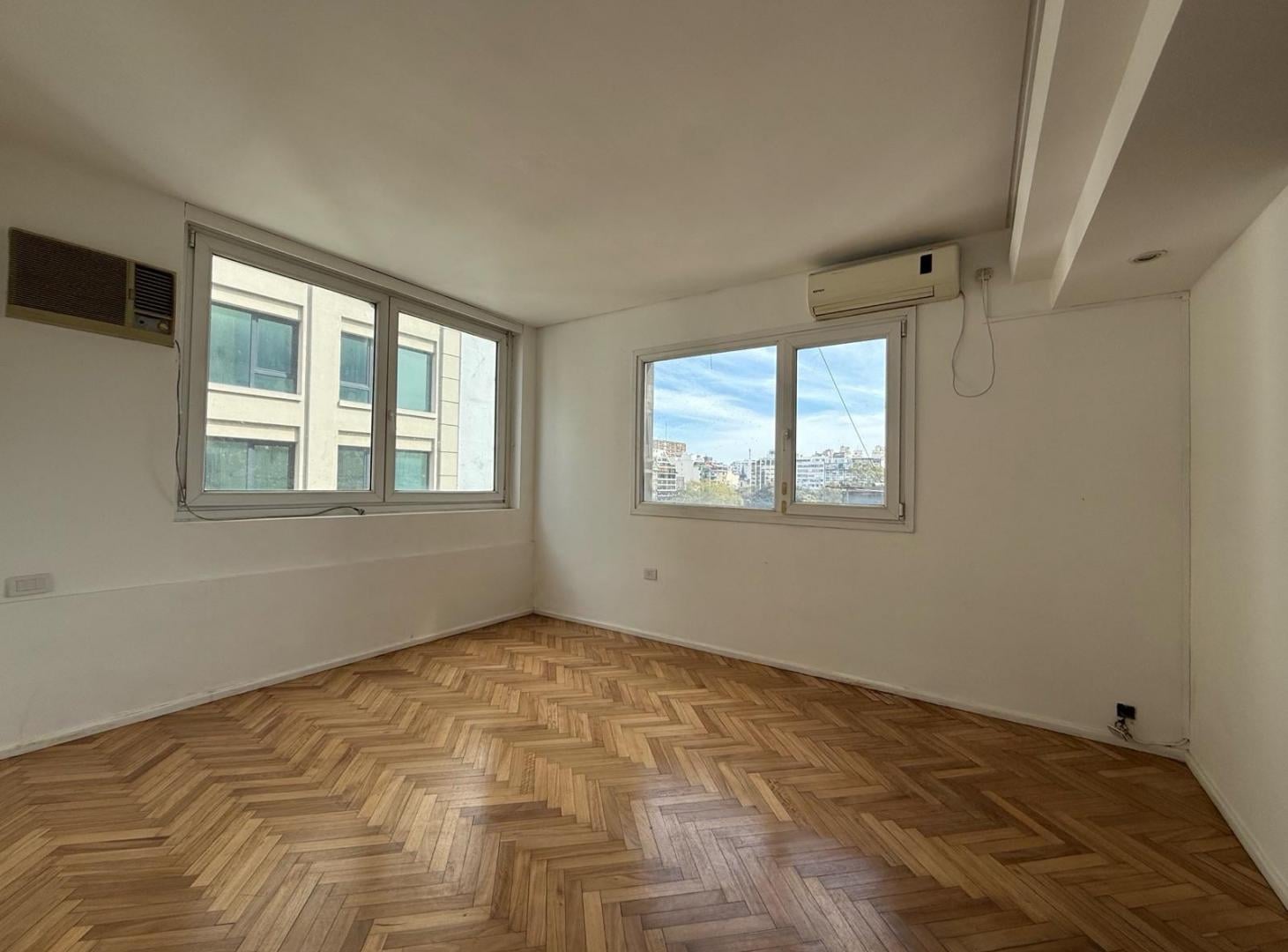 Foto de Departamento en venta dos ambientes en Retiro con vista a 9 de Julio, imagen 1