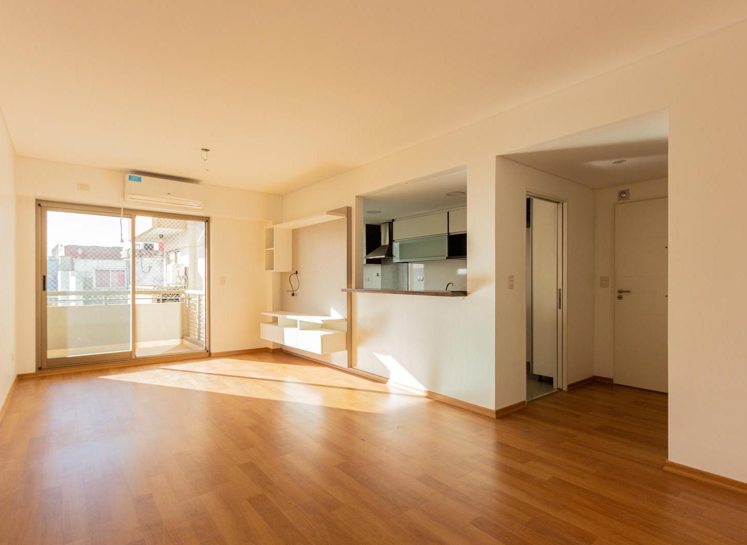 Foto de Venta Departamento 4 ambientes c/ cochera doble. Caballito, imagen 1